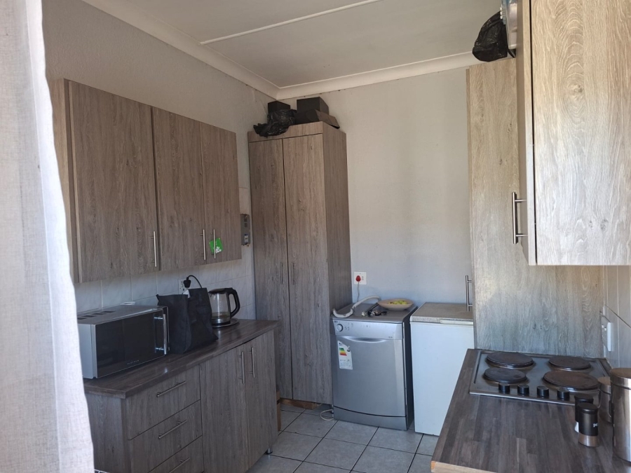To Let 2 Bedroom Property for Rent in Meiringspark North West